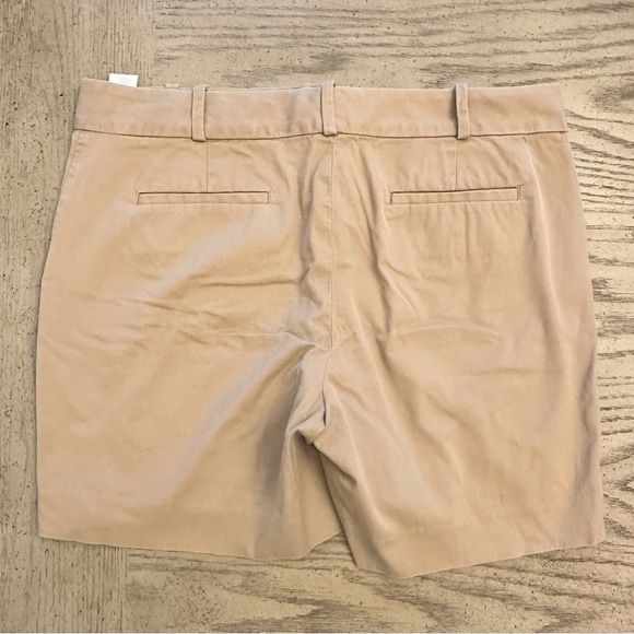 Kahki Talbots shorts. Size 8 petite - Picture 3 of 3